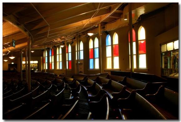 39982774.WoodenPewstheRymanAuditorium